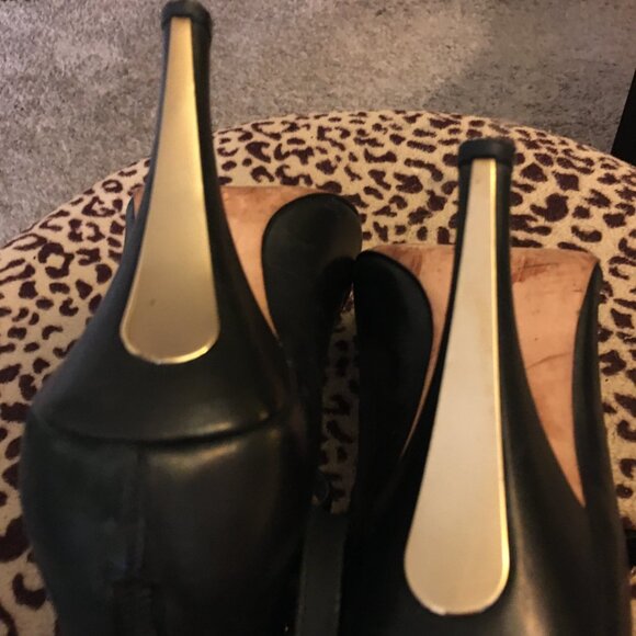 Report (Victoria Secret private label?) Sexy Buckle Up Black Leather High Heels - Picture 6 of 7